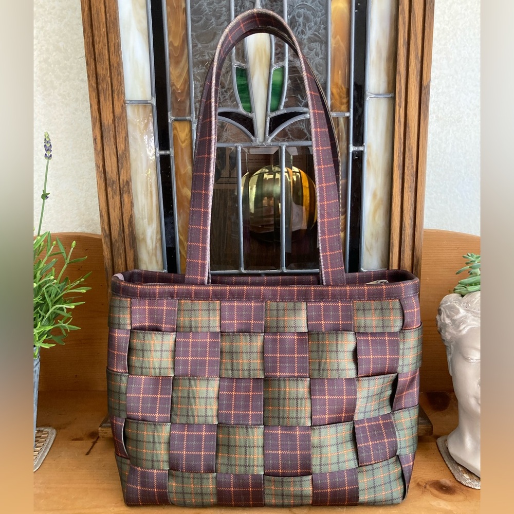 EXUC Harveys Seatbelt Plaid Large Tote